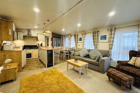 2 bedroom lodge for sale, Perowne Way Sandown