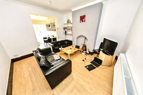 4 bedroom semi-detached house for sale, Becketts Park Drive, Leeds, West Yorkshire