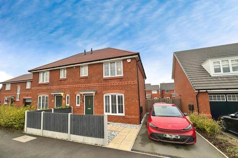 3 bedroom semi-detached house to rent, College Way, Wolverhampton WV10