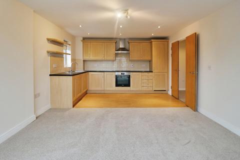 2 bedroom apartment to rent, London Road, Leigh-on-sea, SS9