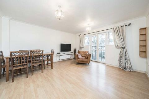 2 bedroom flat to rent, Orchid Gardens, Hounslow TW3