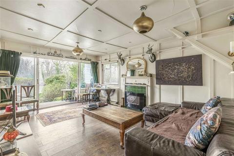 undefined, Sunbury Court Island, Sunbury-On-Thames TW16