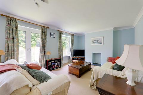 4 bedroom chalet for sale, Furzeholme, High Salvington, Worthing, BN13 3BS