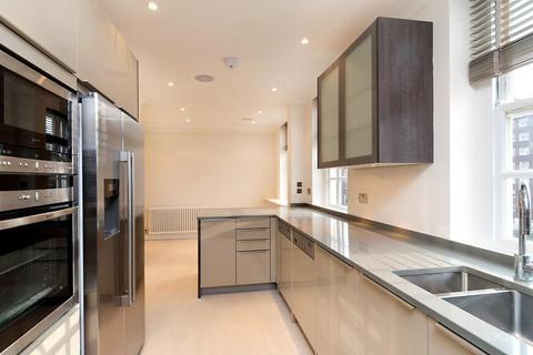 3 bedroom flat to rent, Avenue Lodge, Avenue Road, St John's Wood, London, NW8