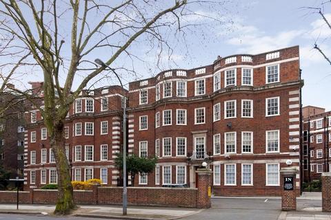 3 bedroom flat to rent, Avenue Lodge, Avenue Road, St John's Wood, London, NW8