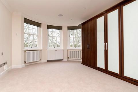 3 bedroom flat to rent, Avenue Lodge, Avenue Road, St John's Wood, London, NW8