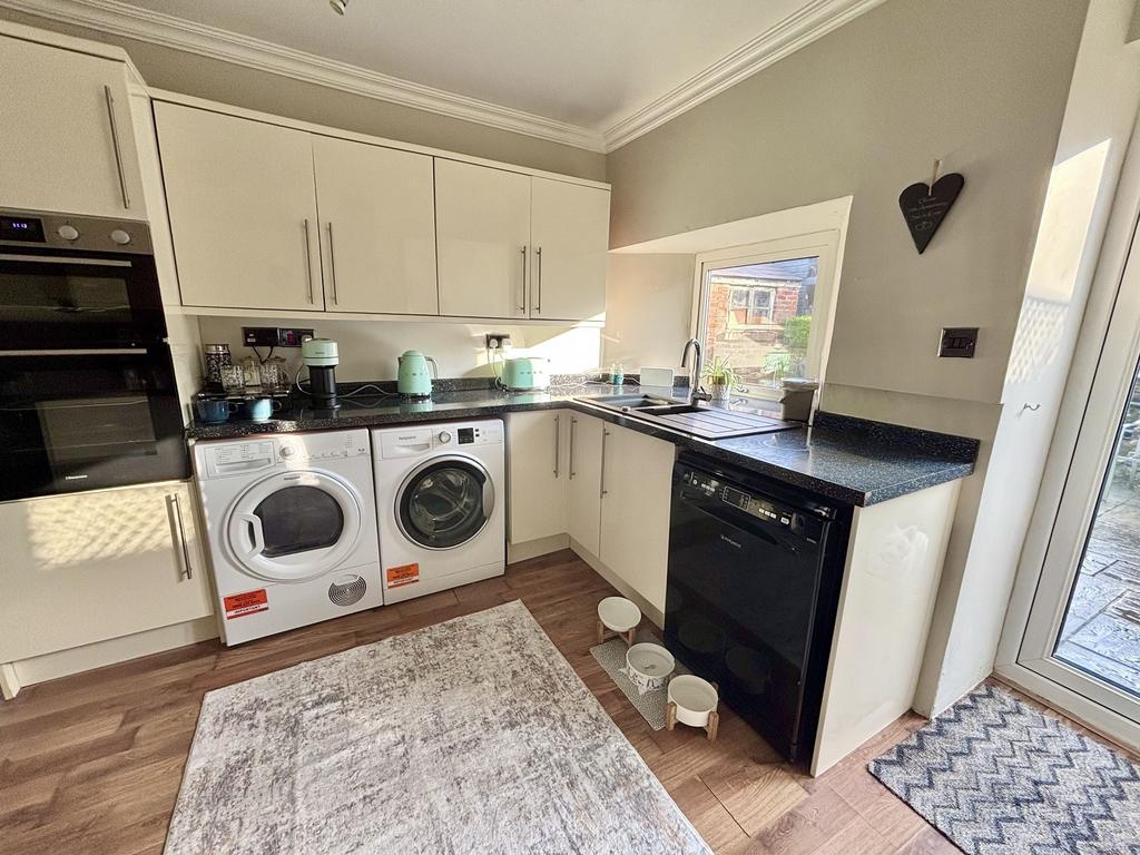 Kitchen / Breakfast Room