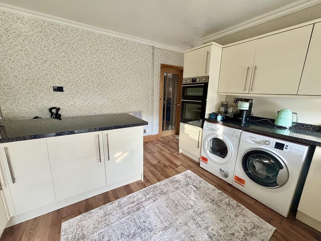 Kitchen / Breakfast Room