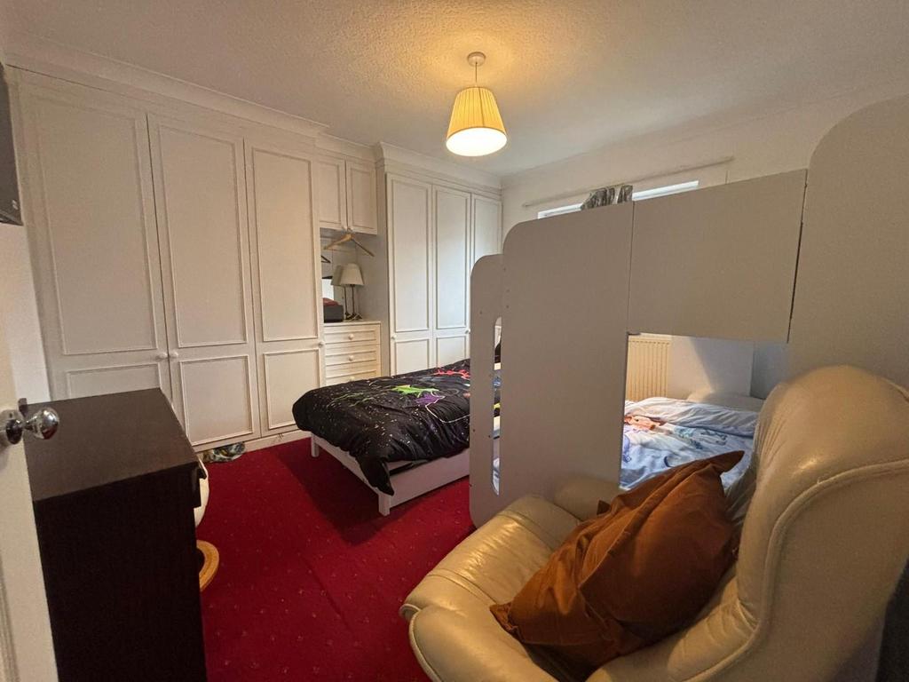 Bed 22.jpg