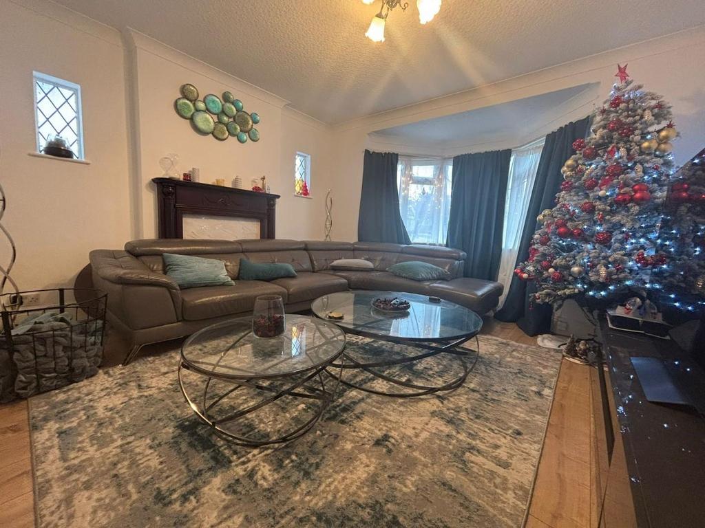 Lounge 1].jpg