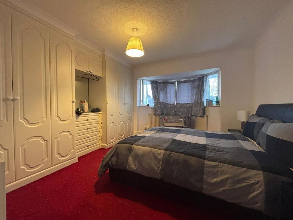 Bedroom 1.jpg