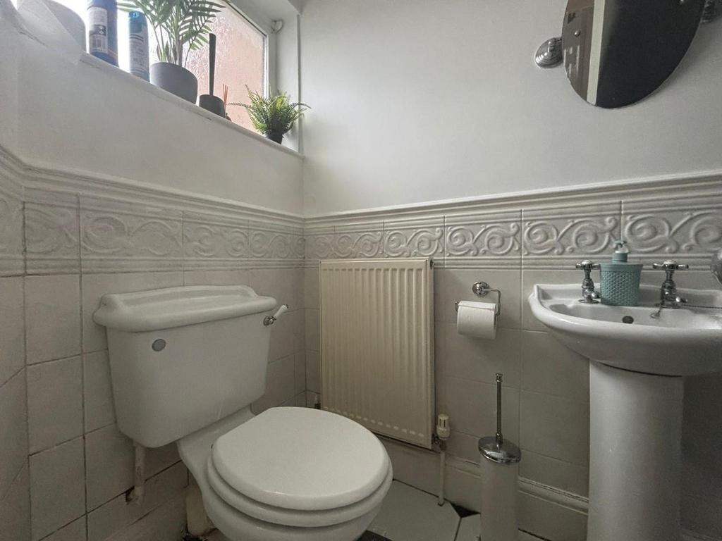 Toliet.jpg