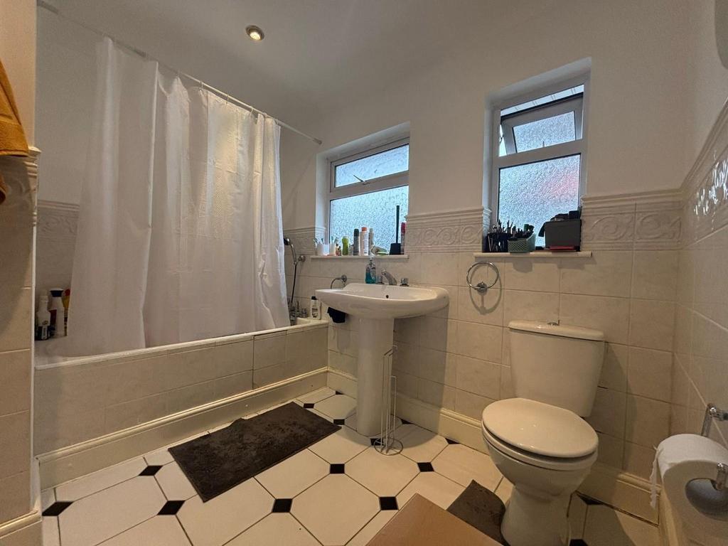 Bathroom1.jpg