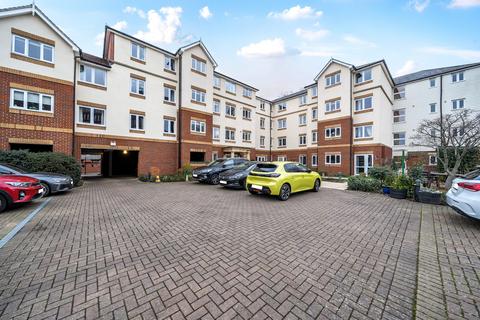 1 bedroom flat for sale, Beaufort Lodge, Woking, GU21