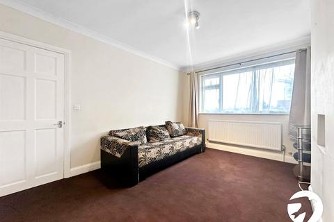 2 bedroom maisonette to rent, Lingfield Crescent, Falconwood, London, SE9