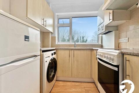 2 bedroom maisonette to rent, Lingfield Crescent, Falconwood, London, SE9