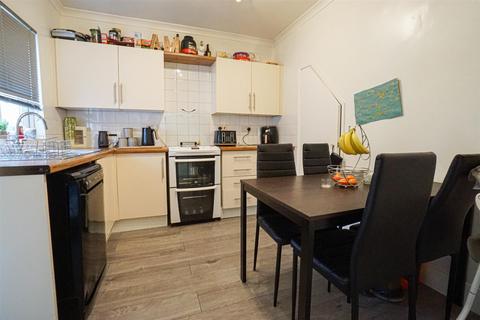 2 bedroom terraced house for sale, St Georges Road, Hastings