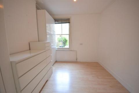 1 bedroom ground floor flat to rent, Coleman Road, Camberwell SE5