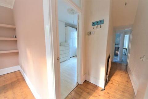 1 bedroom ground floor flat to rent, Coleman Road, Camberwell SE5