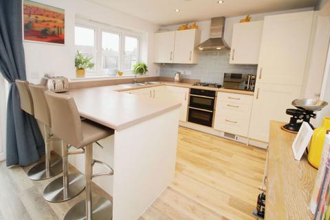 3 bedroom semi-detached house for sale, Wigse Avenue, Kidderminster DY11