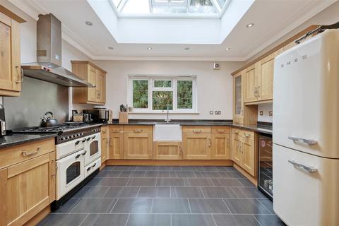 4 bedroom semi-detached house for sale, Newlands Road, Woodford Green IG8