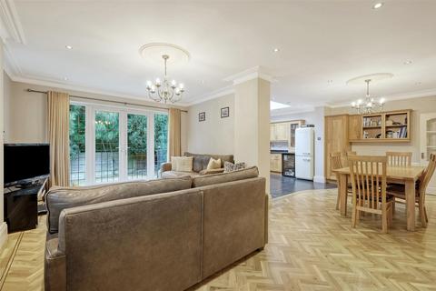 4 bedroom semi-detached house for sale, Newlands Road, Woodford Green IG8