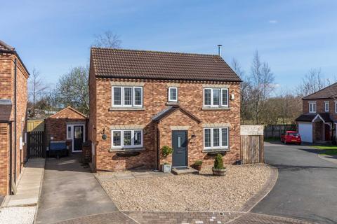 4 bedroom detached house for sale, St Quintin Field, Nafferton, YO25 4PD