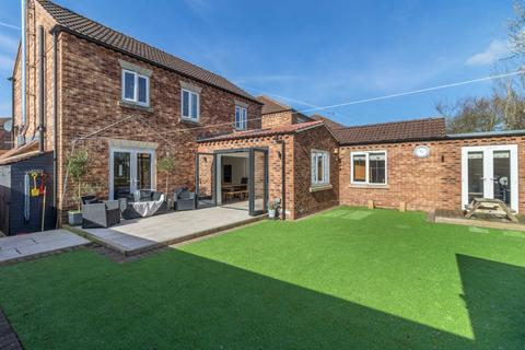 4 bedroom detached house for sale, St Quintin Field, Nafferton, YO25 4PD