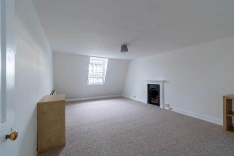 2 bedroom apartment to rent, Royal Crescent, Bath