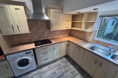 3 bedroom house to rent, Parrs Wood Road, Didsbury, Manchester