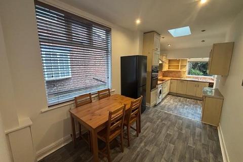 3 bedroom house to rent, Parrs Wood Road, Didsbury, Manchester