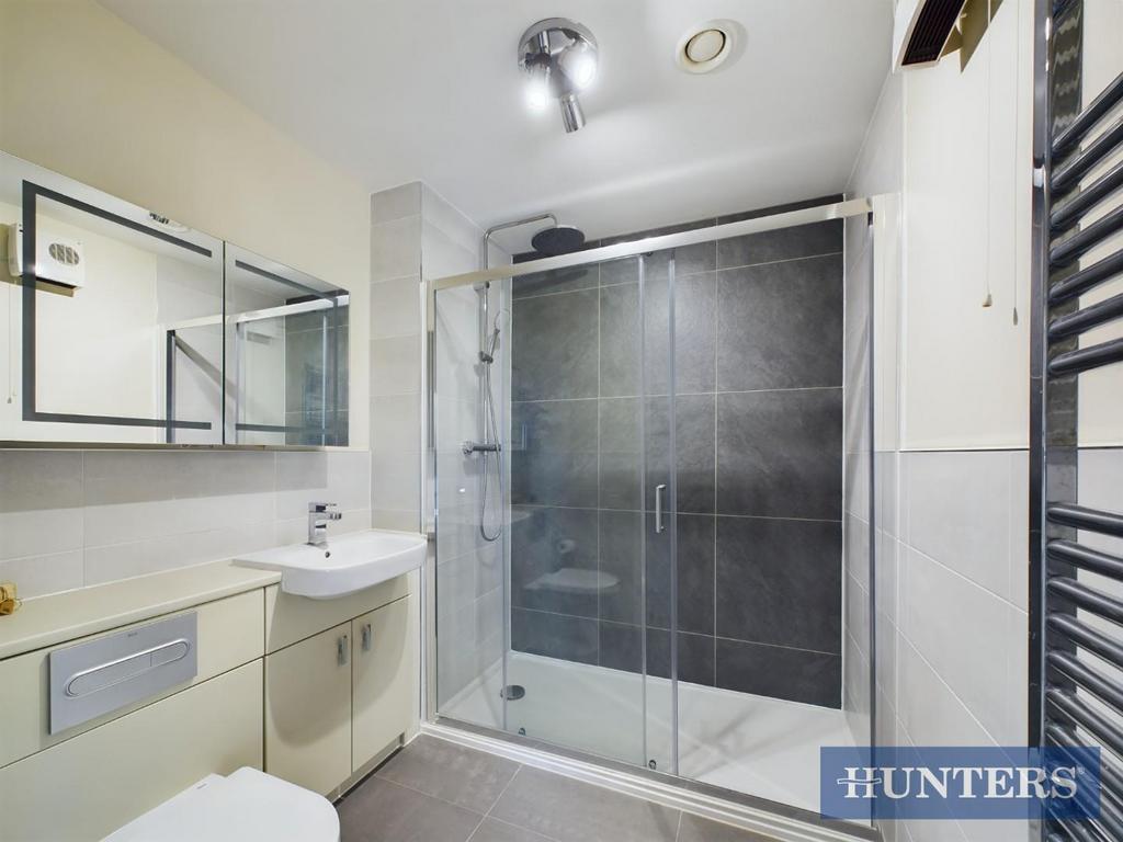 SHOWER ROOM .jpg