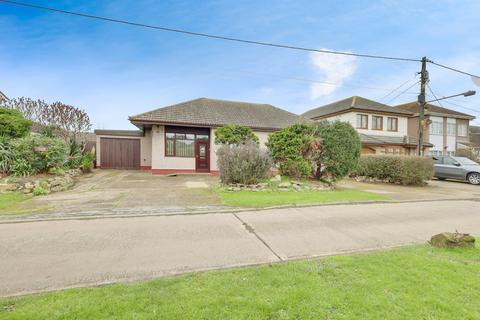 3 bedroom detached bungalow for sale, Ferndale Crescent, Canvey Island, SS8