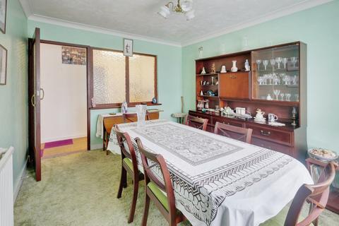 3 bedroom detached bungalow for sale, Ferndale Crescent, Canvey Island, SS8