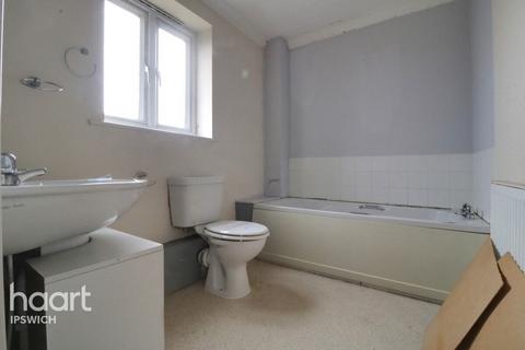 2 bedroom flat for sale, Maidenhall Approach, Ipswich