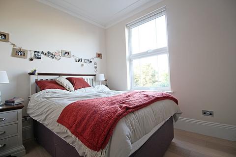 2 bedroom flat for sale, Windmill Road, TW8