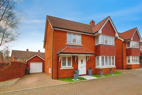 4 bedroom detached house for sale, Cleverley Rise, Bursledon, Southampton