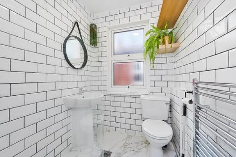 3 bedroom flat for sale, Dawes Road, Fulham