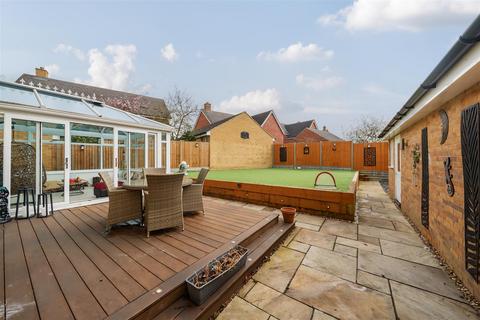 5 bedroom detached house for sale, Crispin Drive, Bedford