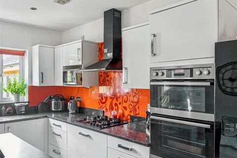 5 bedroom detached house for sale, Crispin Drive, Bedford
