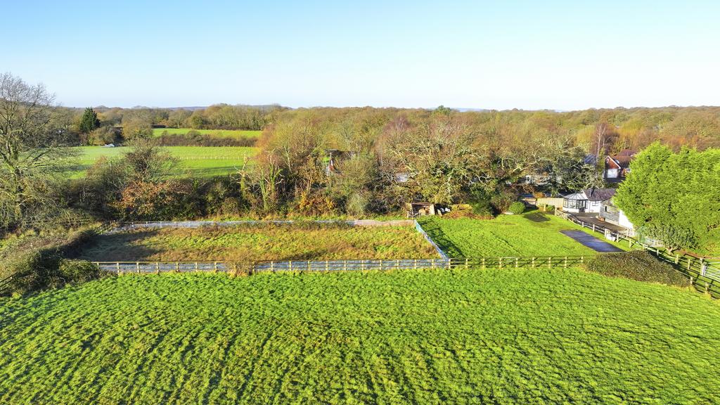 Broadford Bridge Road, West Chiltington, RN20 2 LF