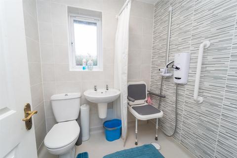 2 Shuttleworth Close, Manchester, M16 8NN
