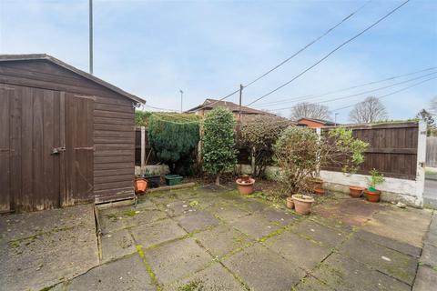2 Shuttleworth Close, Manchester, M16 8NN