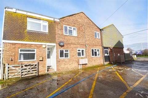 1 bedroom flat to rent, Lydd Road, Camber, Rye