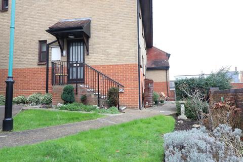 2 bedroom retirement property for sale, Windsor Mews, Hill Top Close, Rayleigh, SS6