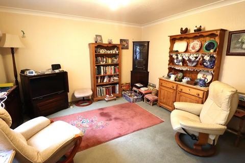 2 bedroom retirement property for sale, Hilltop Close, Rayleigh, SS6