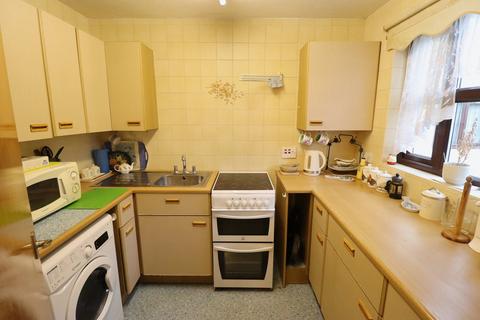2 bedroom retirement property for sale, Hilltop Close, Rayleigh, SS6