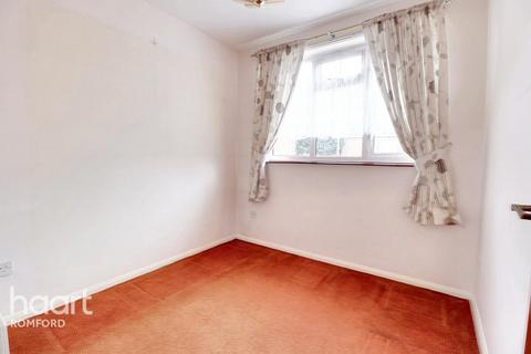 27 Silver Way, Romford, RM7 8EX