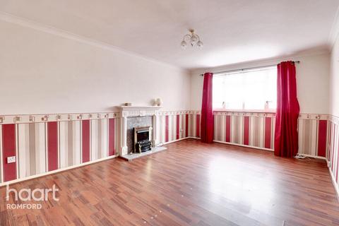 27 Silver Way, Romford, RM7 8EX