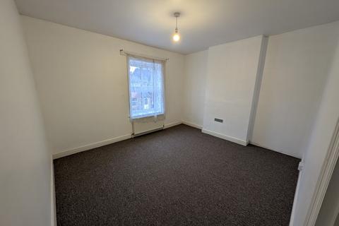 3 bedroom end of terrace house to rent, Haylings Road, Leiston